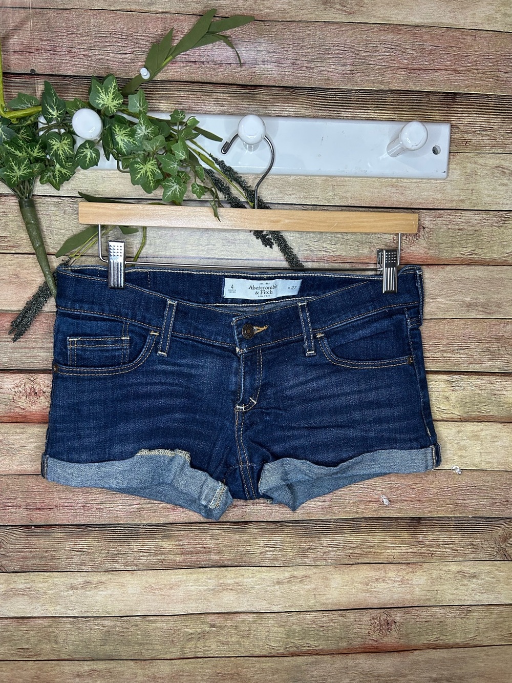 Abercrombie And Fitch Denim Shorts Women’s Size 4